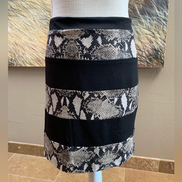 Alberto Makali Python print short skirt zip up SZ 14 like new business attitre - Picture 2 of 7